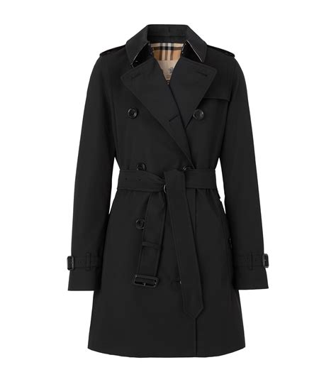 Short Kensington Heritage Trench Coat in Black.